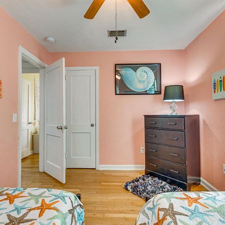 Fort Walton Coastal Retreat With Yard Walk To Beach Fort Walton Beach Extérieur photo